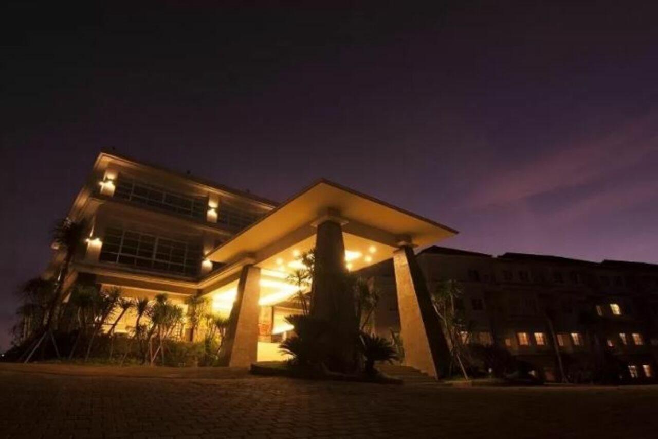 Lorin New Kuta Hotel Pecatu  Exterior photo