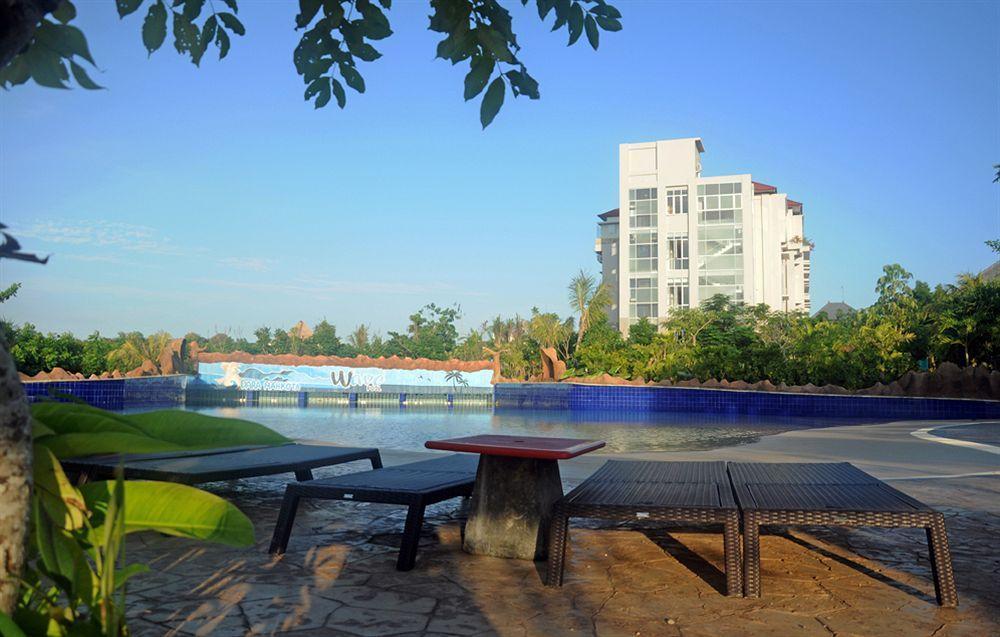 Lorin New Kuta Hotel Pecatu  Exterior photo