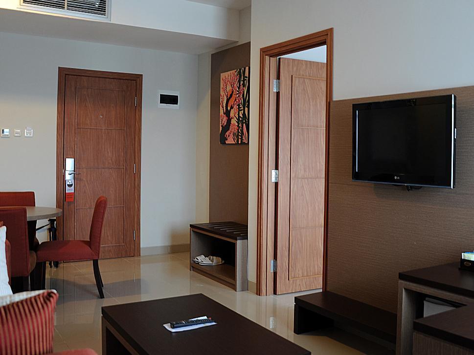 Lorin New Kuta Hotel Pecatu  Exterior photo