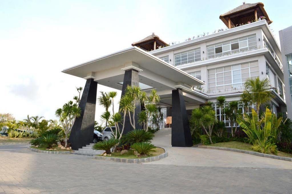 Lorin New Kuta Hotel Pecatu  Exterior photo