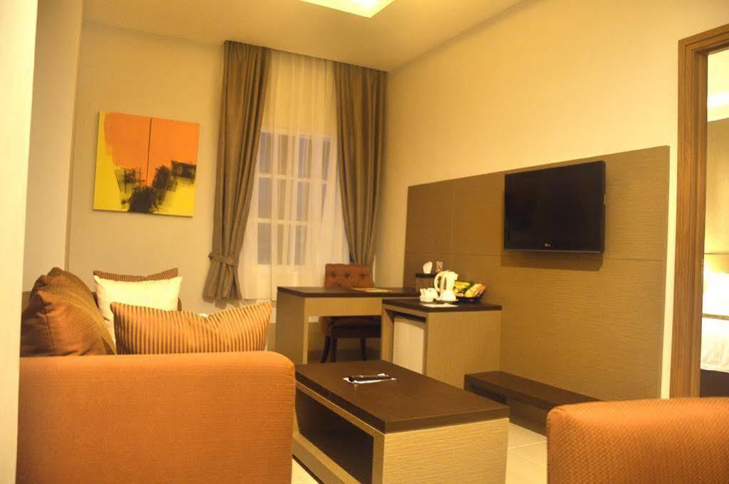 Lorin New Kuta Hotel Pecatu  Exterior photo