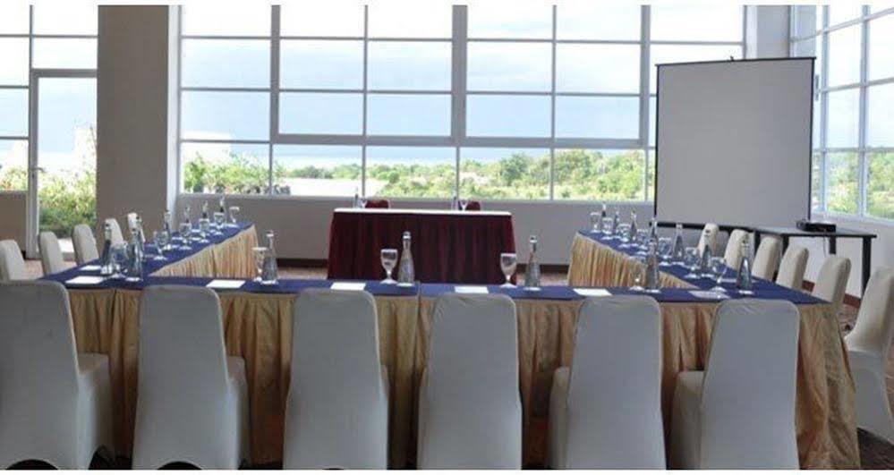 Lorin New Kuta Hotel Pecatu  Exterior photo